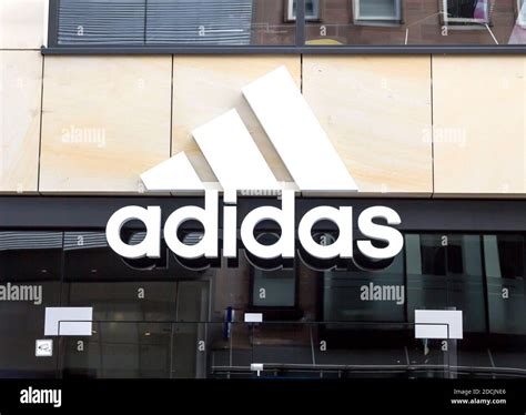 fabrica de adidas en capital federal